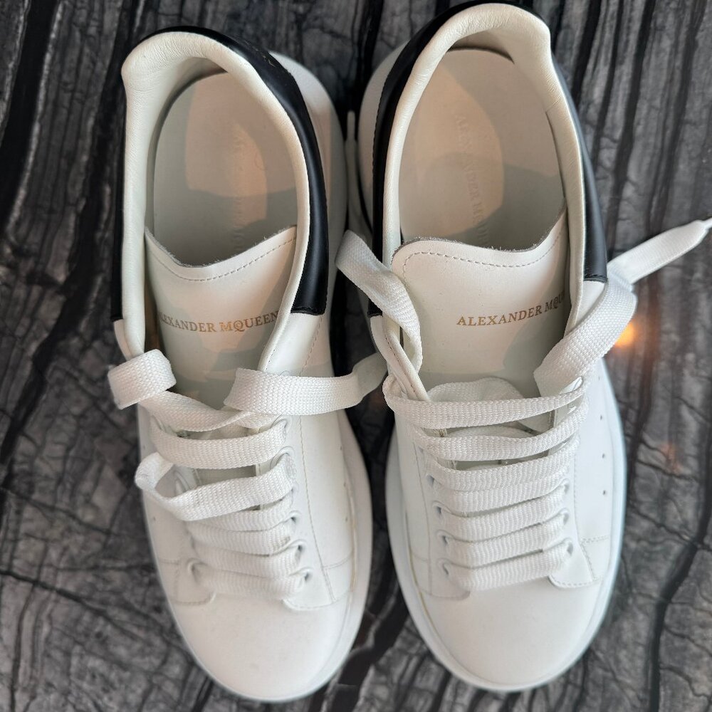 MCQUEEN - Exaggerated-Sole Leather Sneakers - Alexander McQueen's exaggerated-so